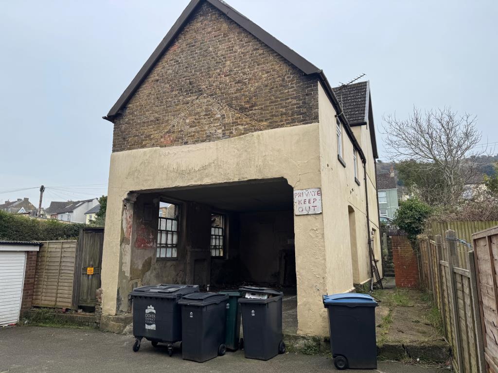 Lot: 163 - DETACHED THREE STOREY PROPERTY FOR TOTAL REFURBISHMENT - Rear of property